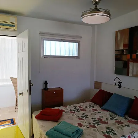 Apartamento Precioso - Nuevo - Centro De - Terraza Con Vistas Al Mar, Impresionantes Vistas A La Montana, Wifi 359 Mbps, Smart Tv 40